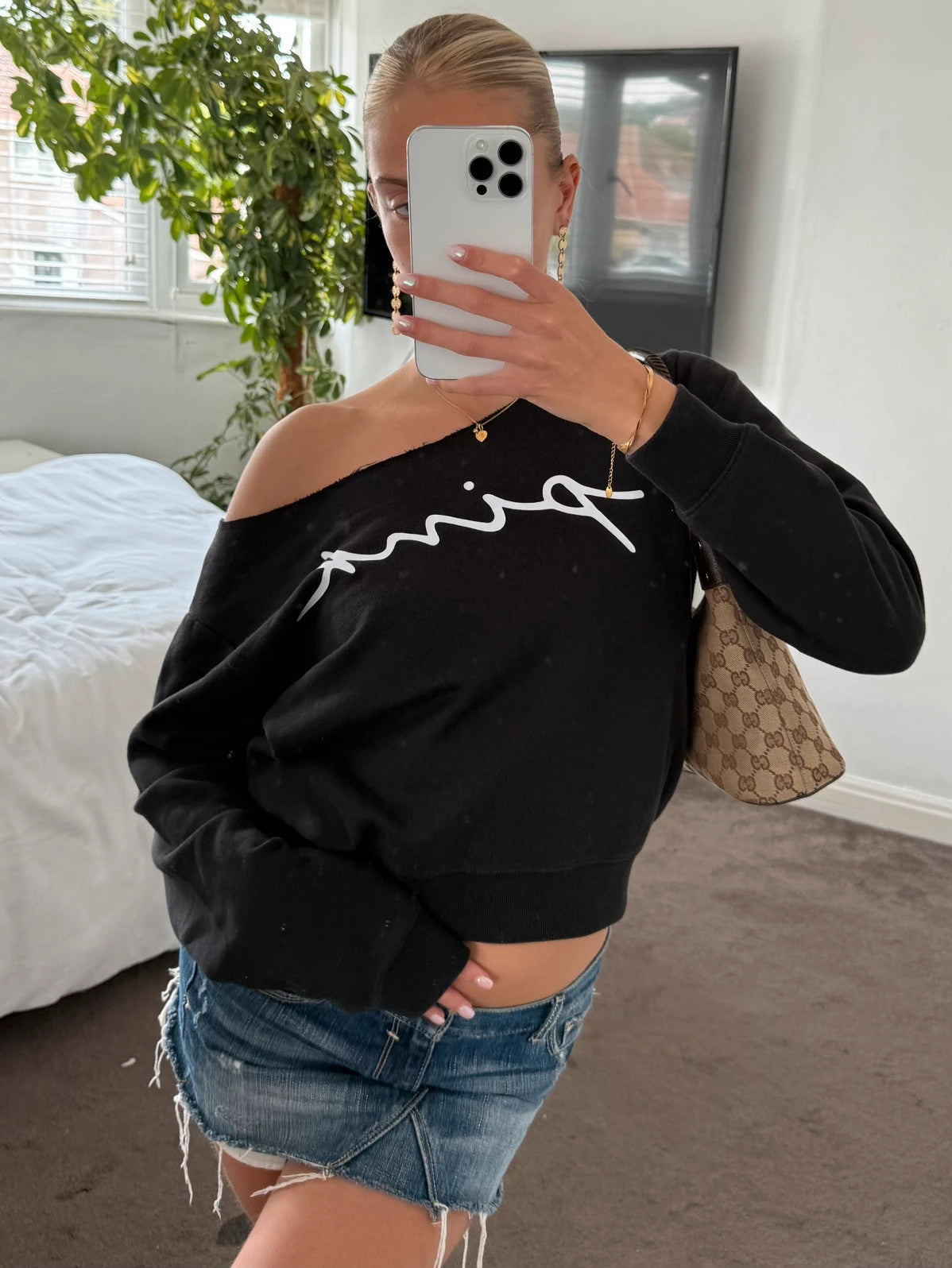 Vs pink off the shoulder jumper