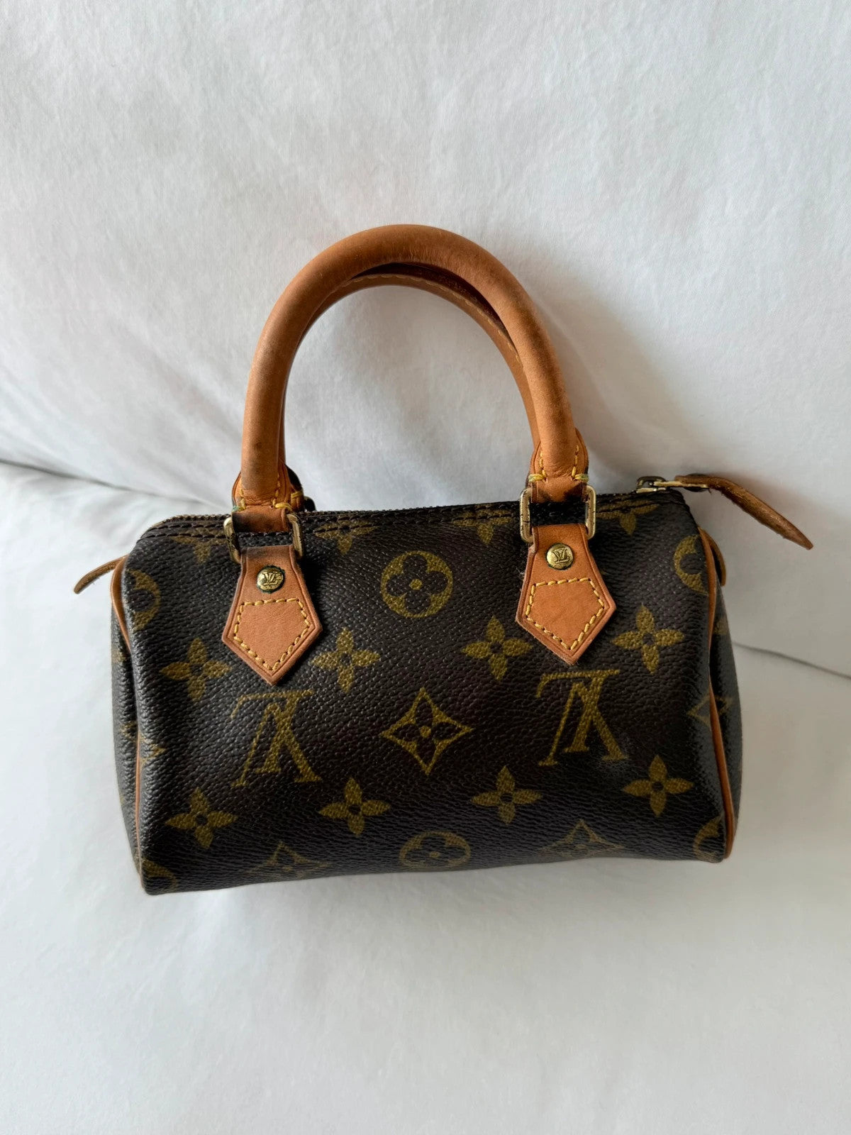 Louis Vuitton mini speedy bag