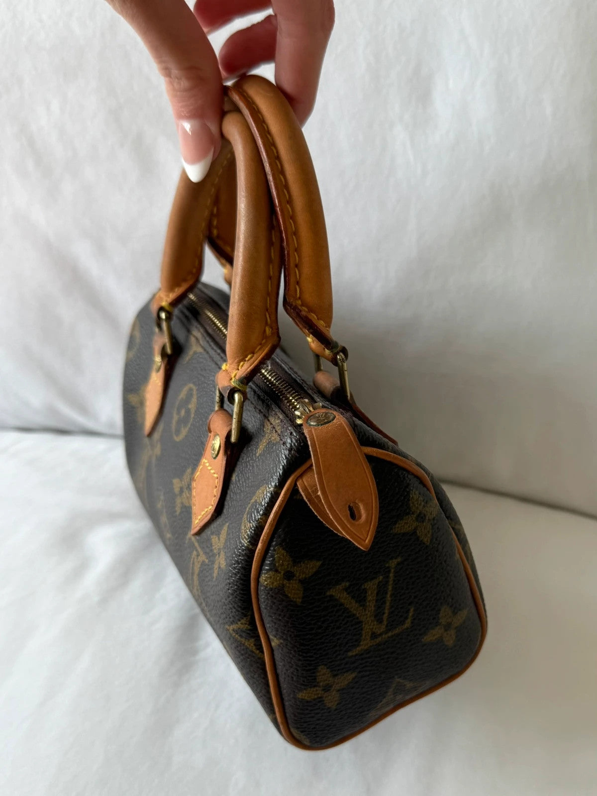 Louis Vuitton mini speedy bag