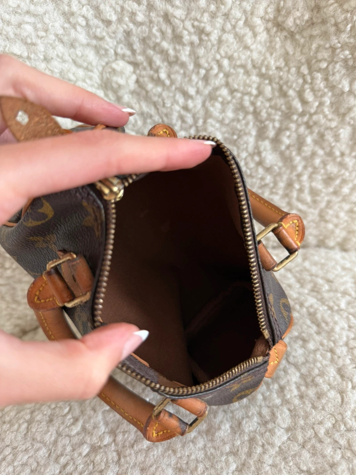 Louis Vuitton mini speedy bag