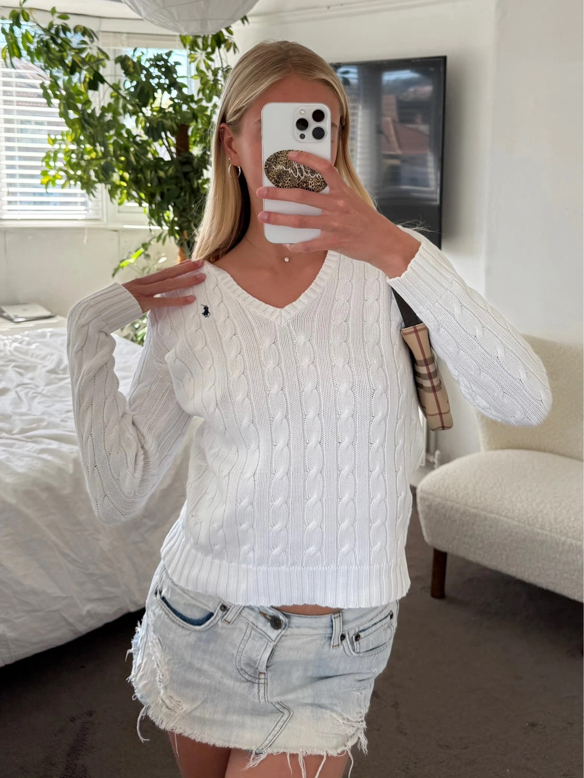 White jumper