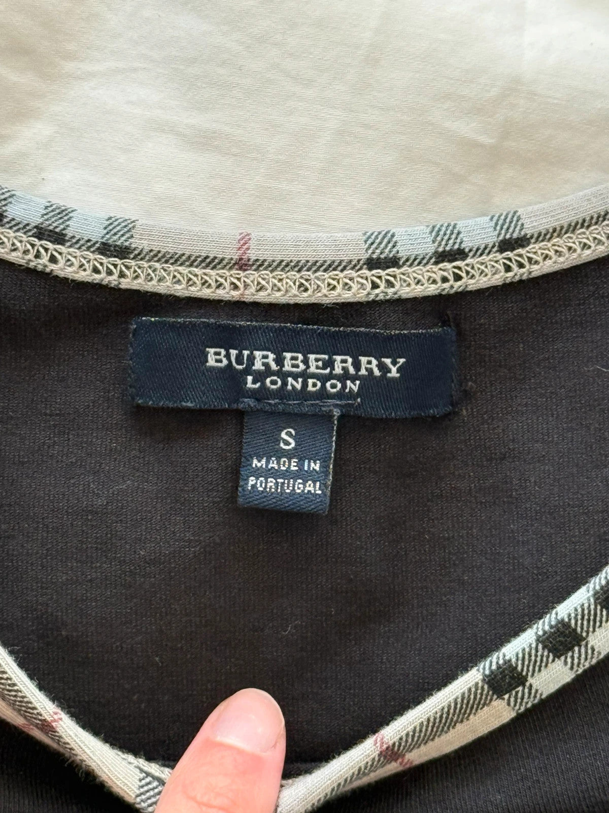 Burberry tee