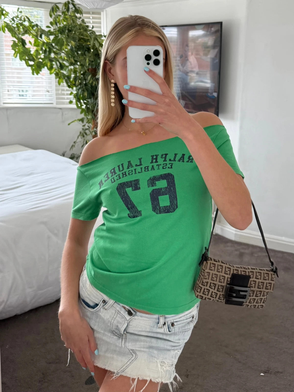Off the shoulder tee