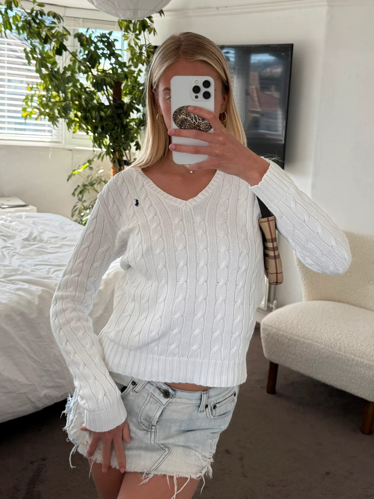 White jumper