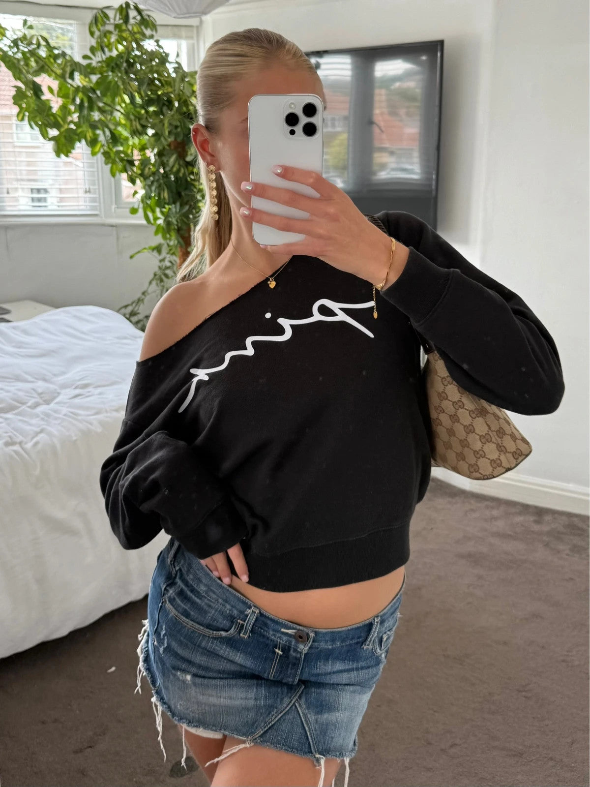 Vs pink off the shoulder jumper