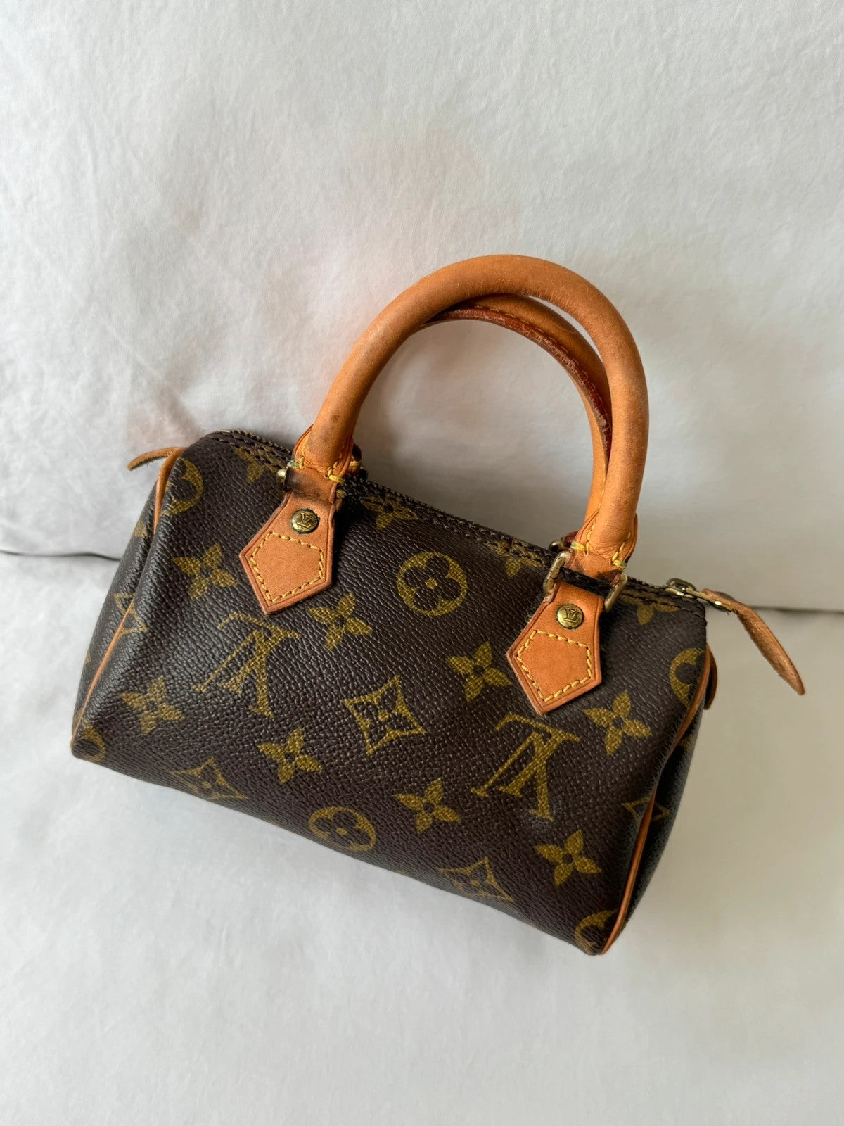 Louis Vuitton mini speedy bag