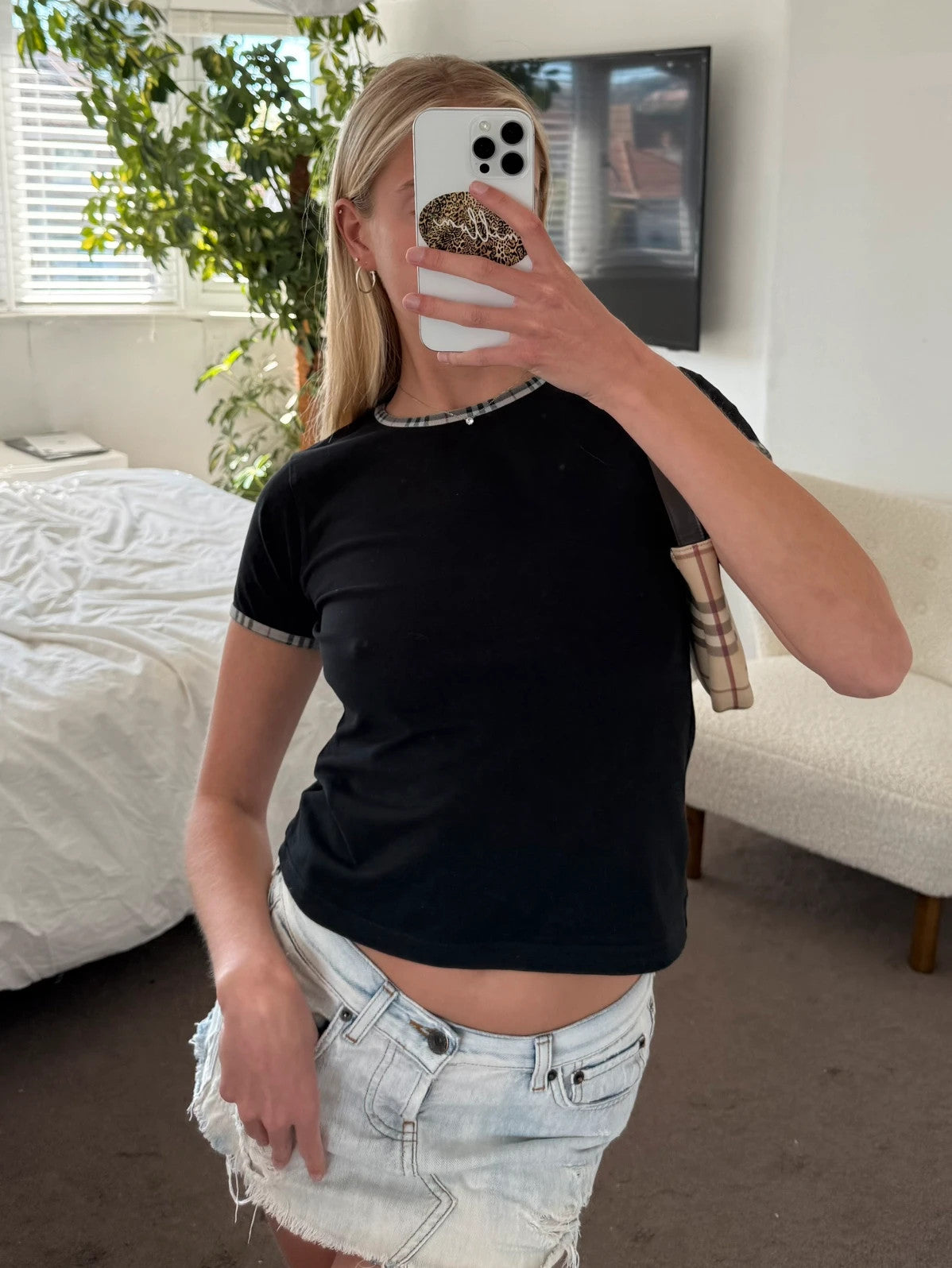 Burberry tee