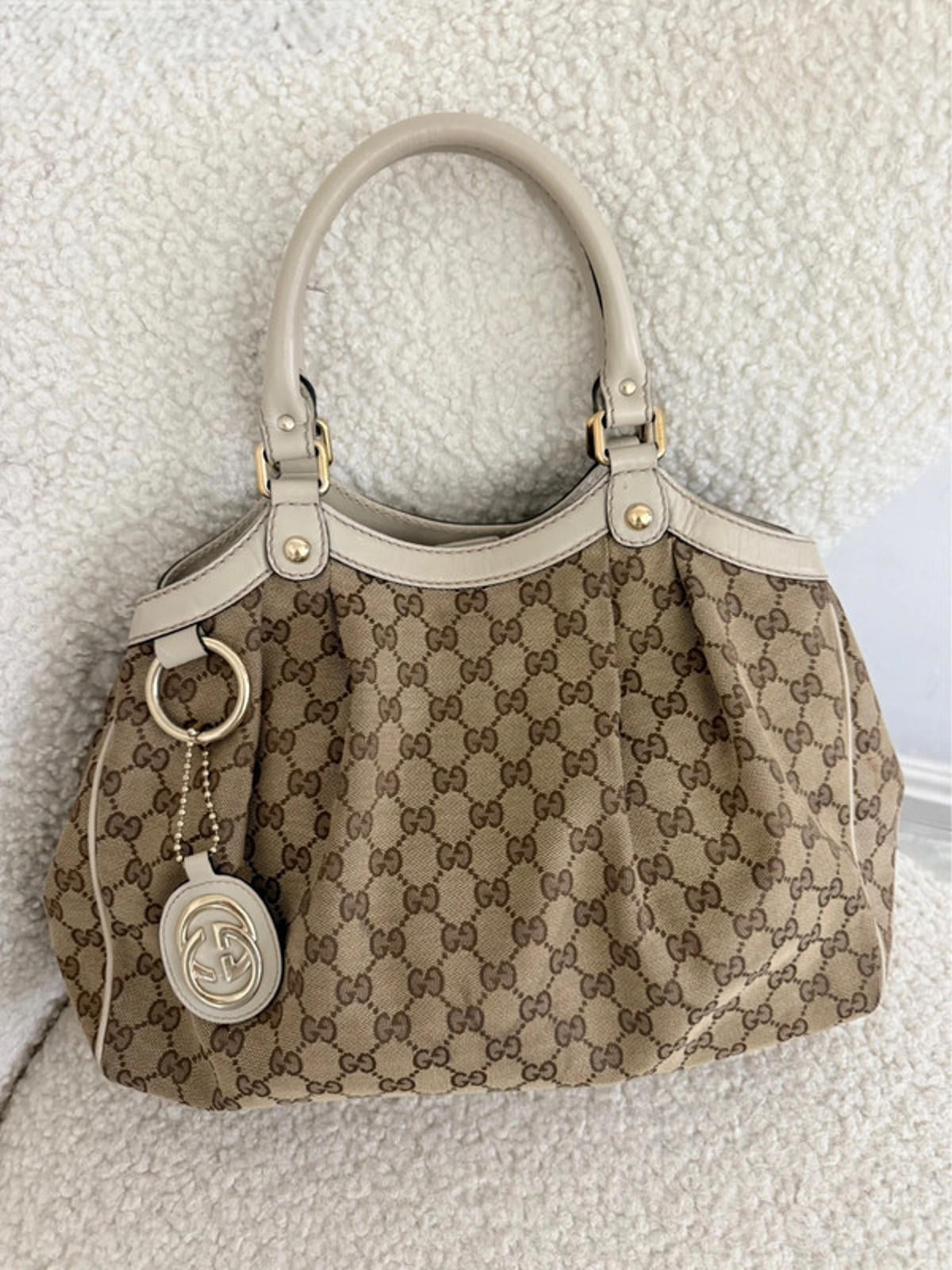 Gucci Sukey Medium GG Canvas Tote