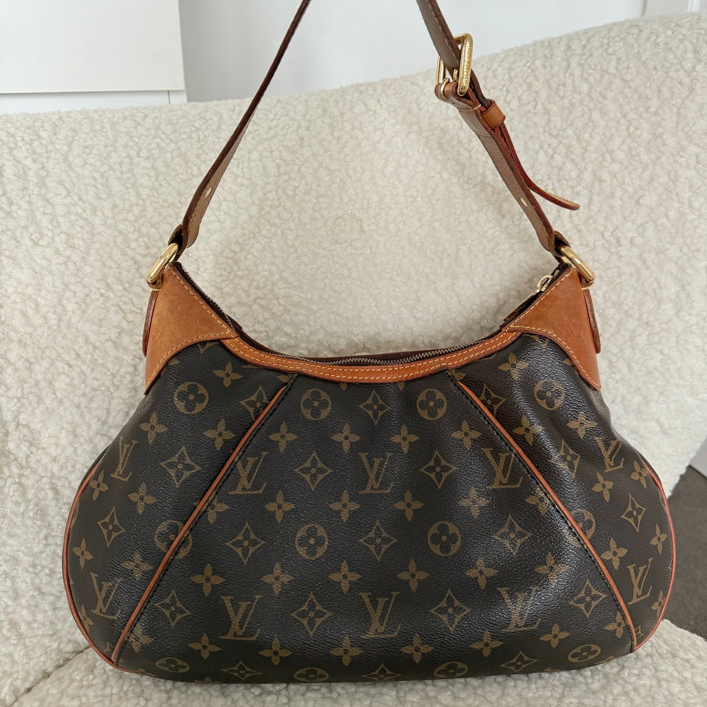 Louis Vuitton Monogram Canvas Thames GM Bag