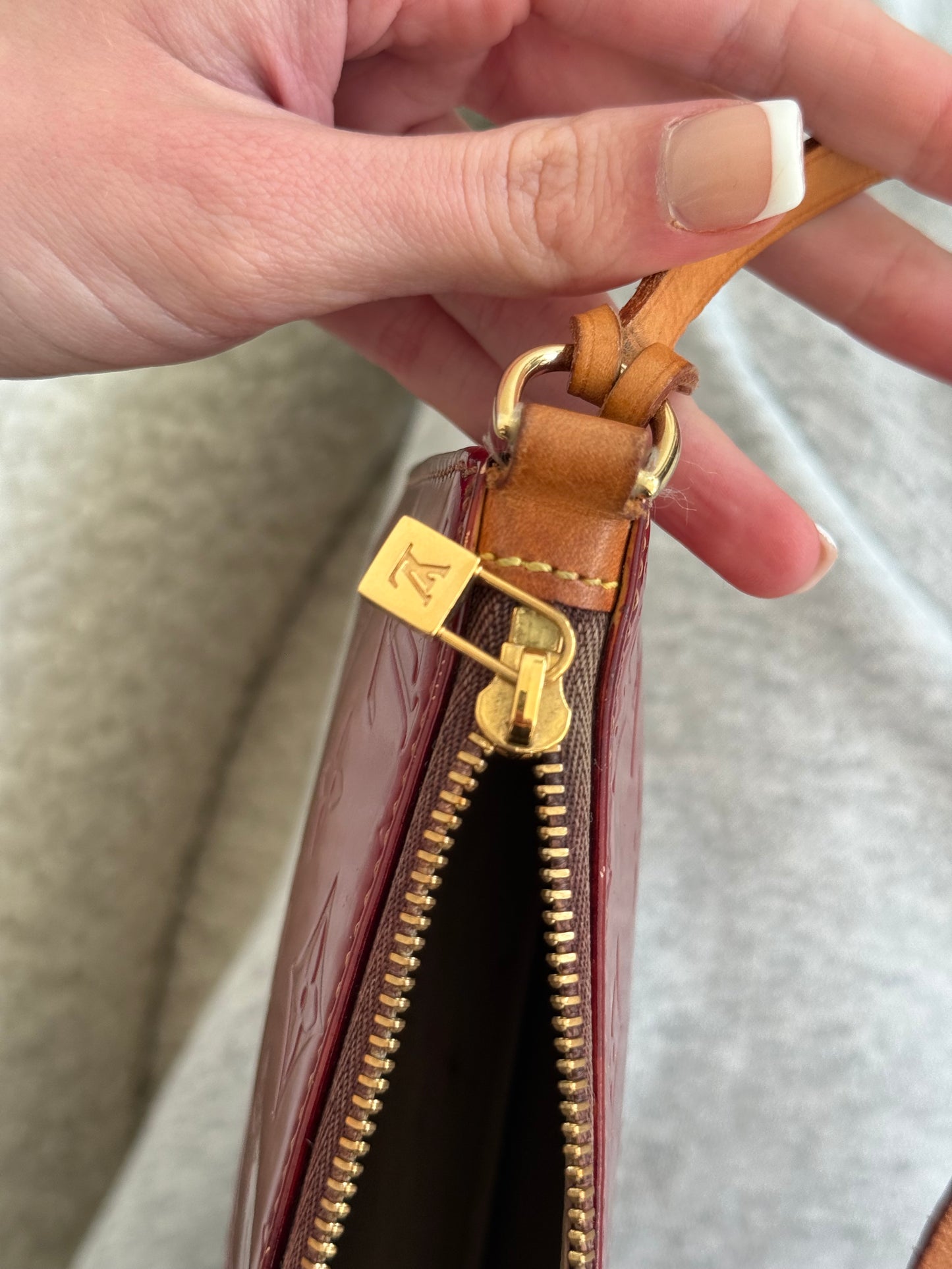 Louis Vuitton Monogram Vernis Lexington pochette