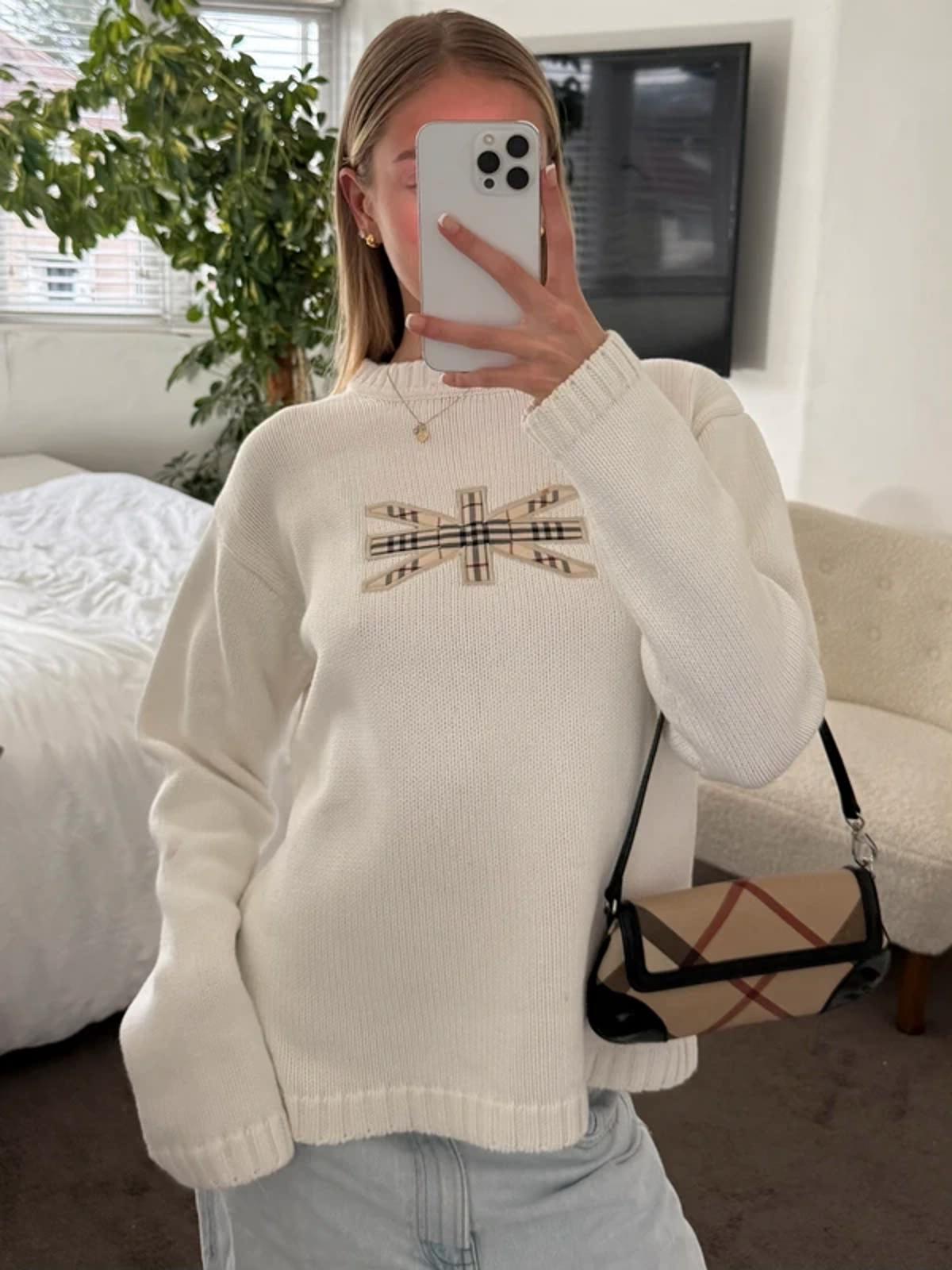 Burberry white knitted jumper