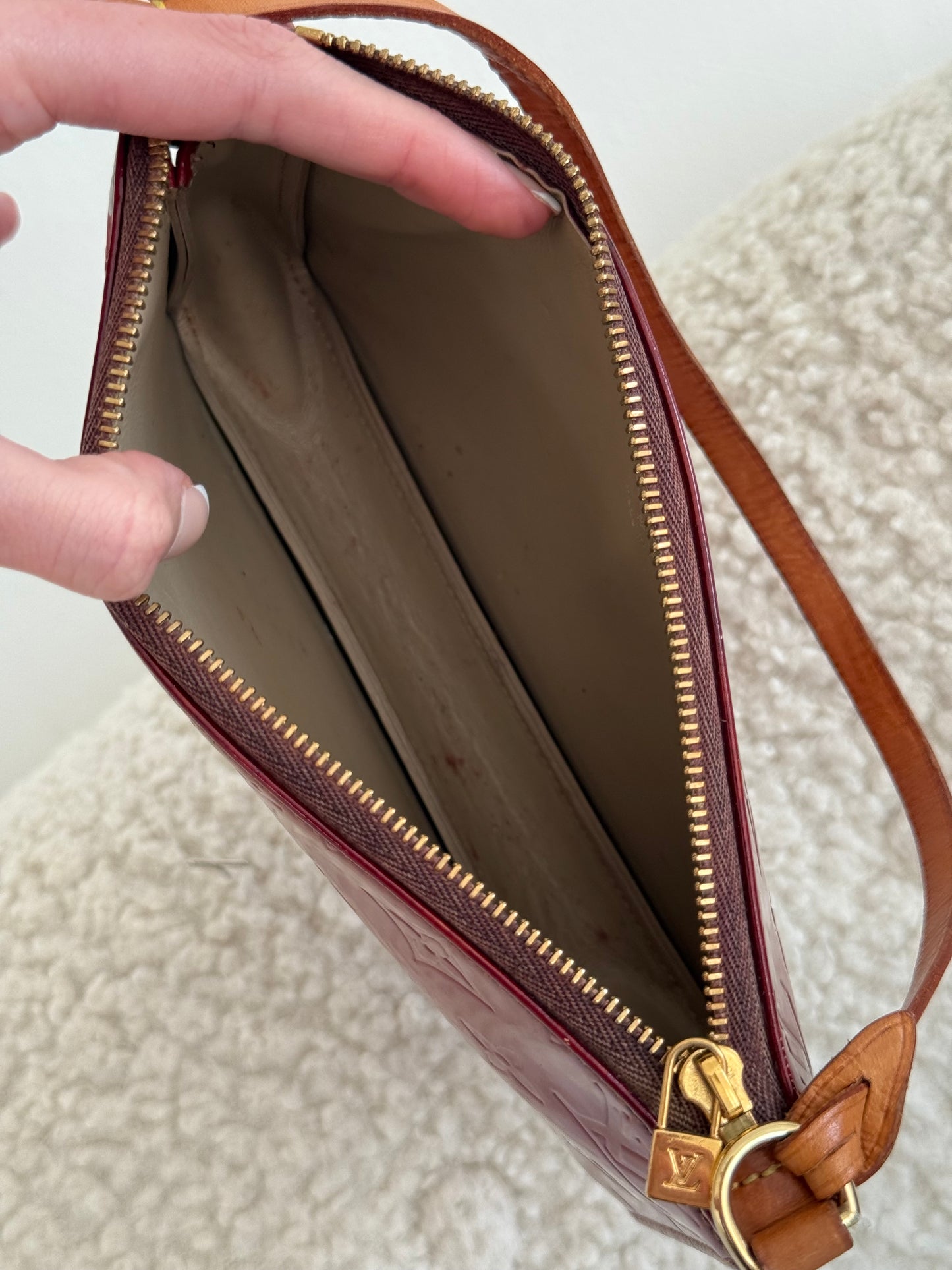 Louis Vuitton Monogram Vernis Lexington pochette