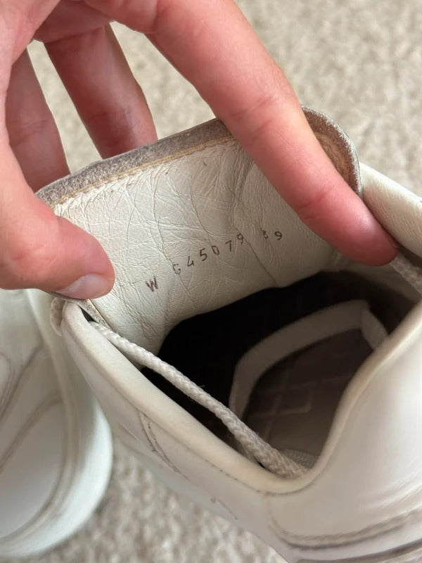Chanel White Leather CC Low Top Trainers – Size 38