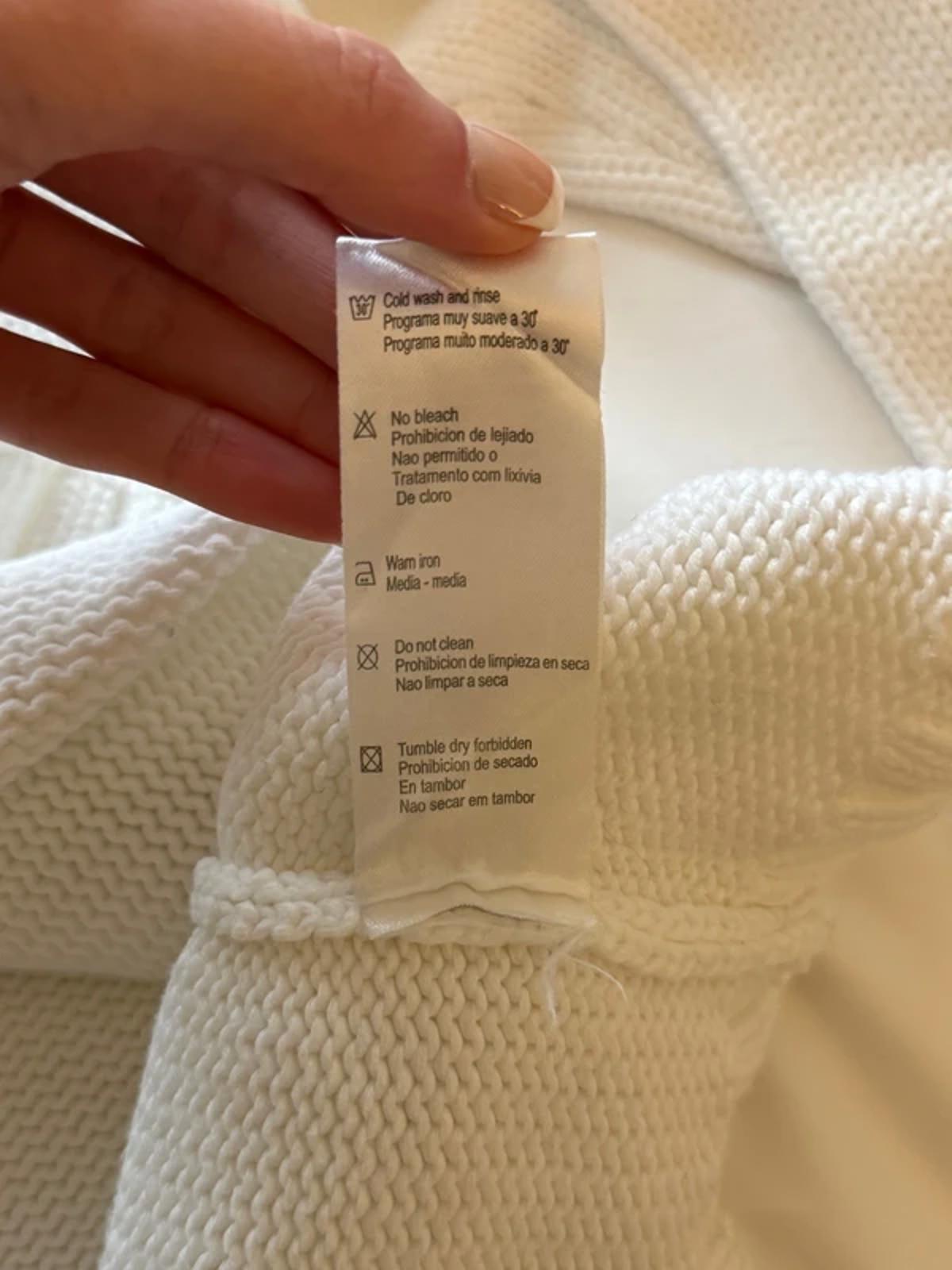 Burberry white knitted jumper