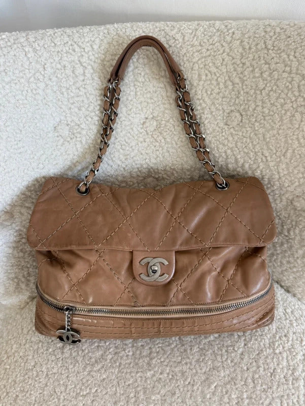 chanel flap shoulder bag beige