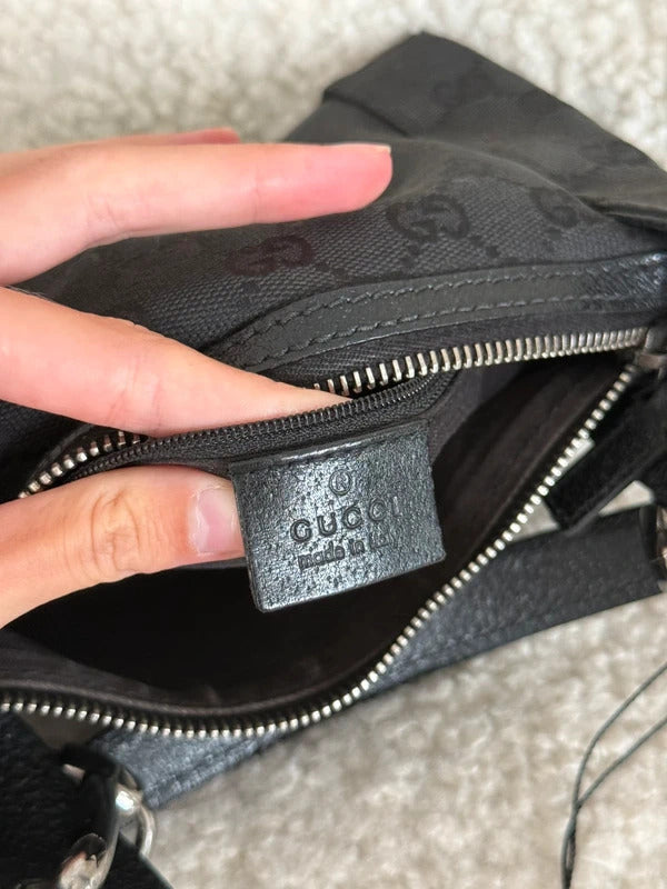 gucci black gg canvas shoulder bag