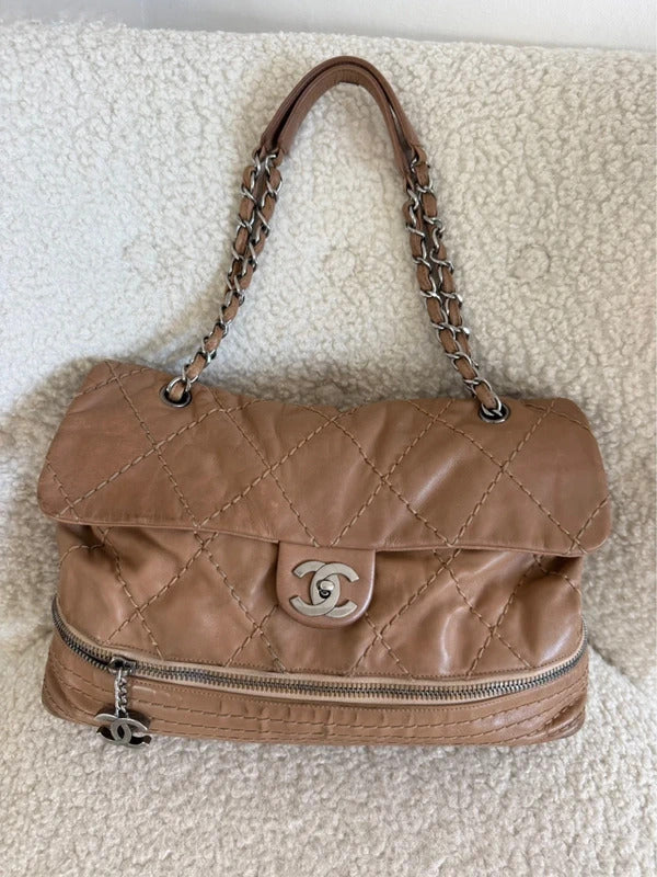 chanel flap shoulder bag beige