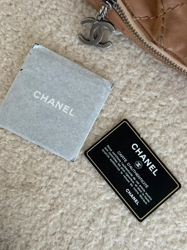 chanel flap shoulder bag beige