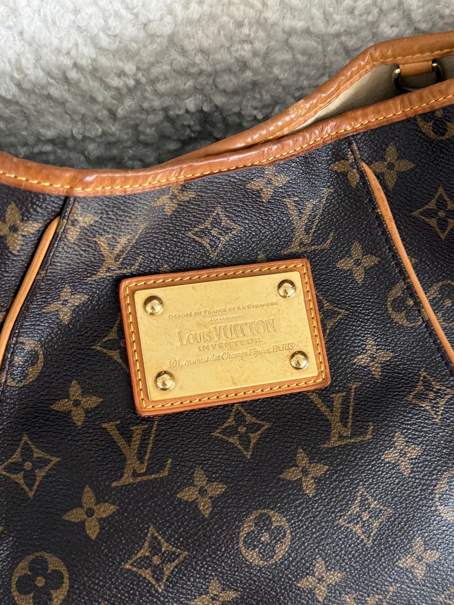 Louis Vuitton Galliera PM Monogram Shoulder Bag