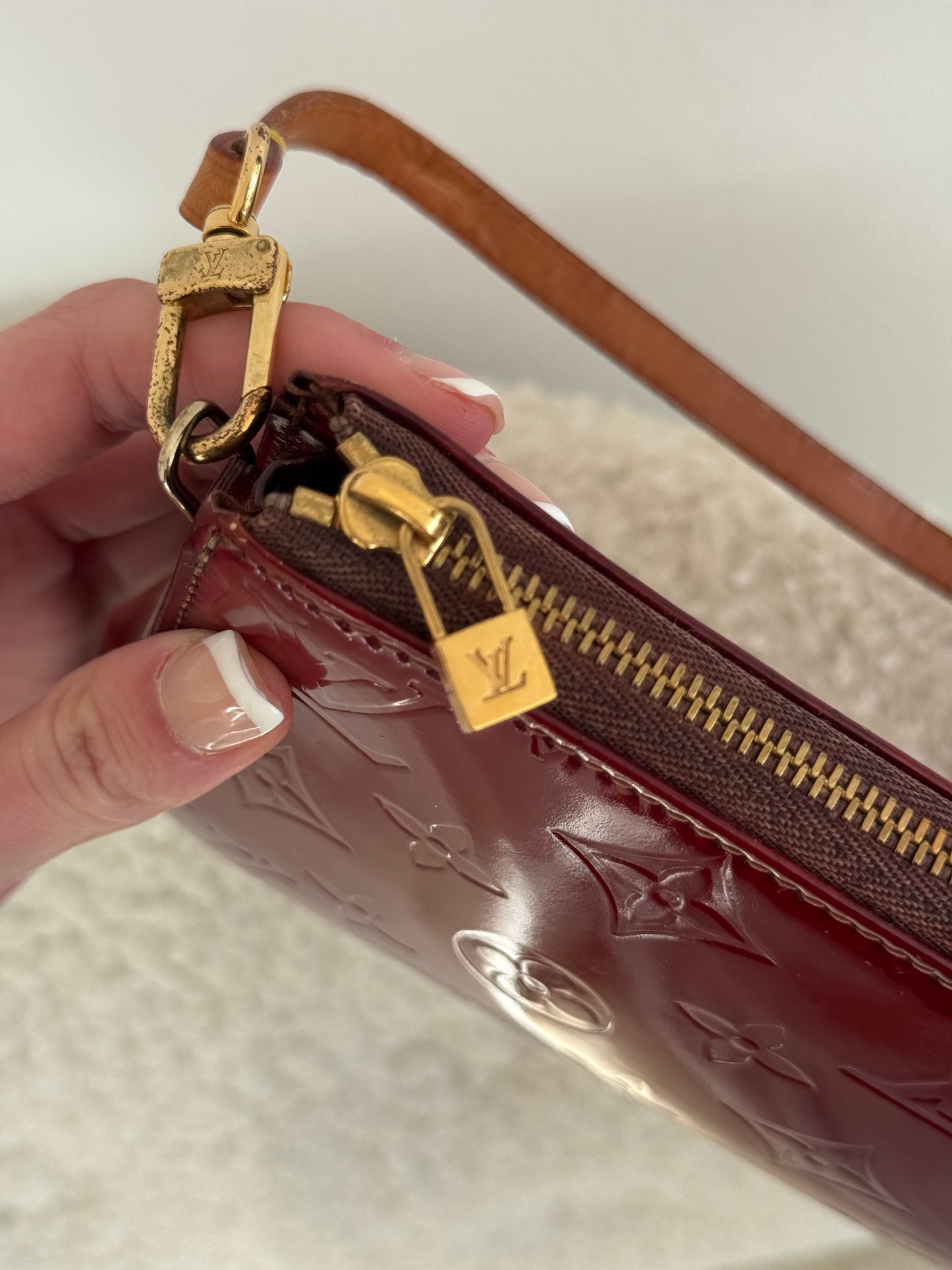 Louis Vuitton Monogram Vernis Lexington pochette