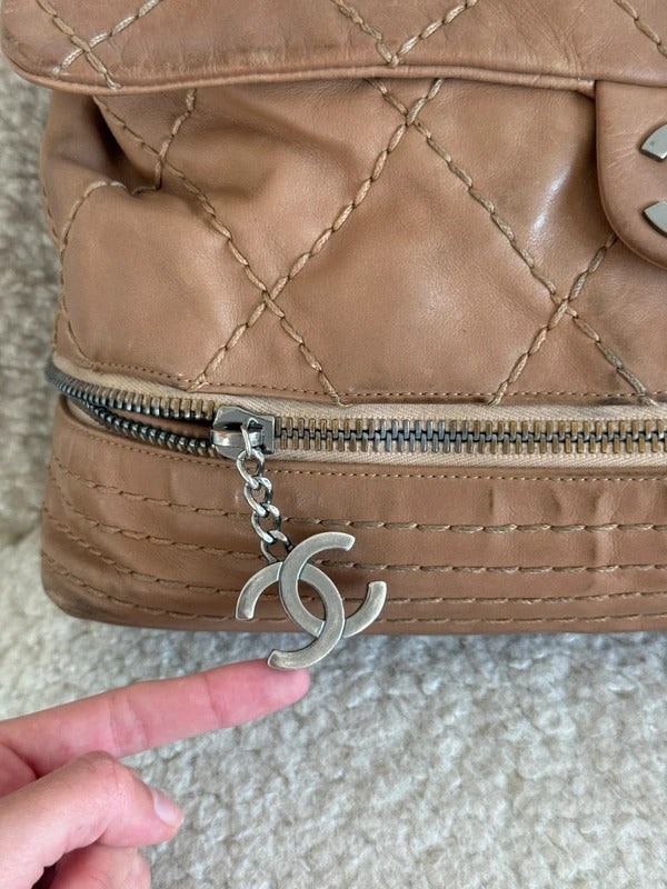 chanel flap shoulder bag beige