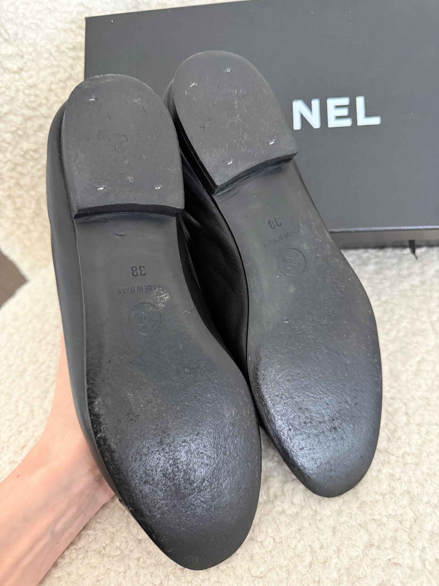 Chanel black leather ballet flats – size 5