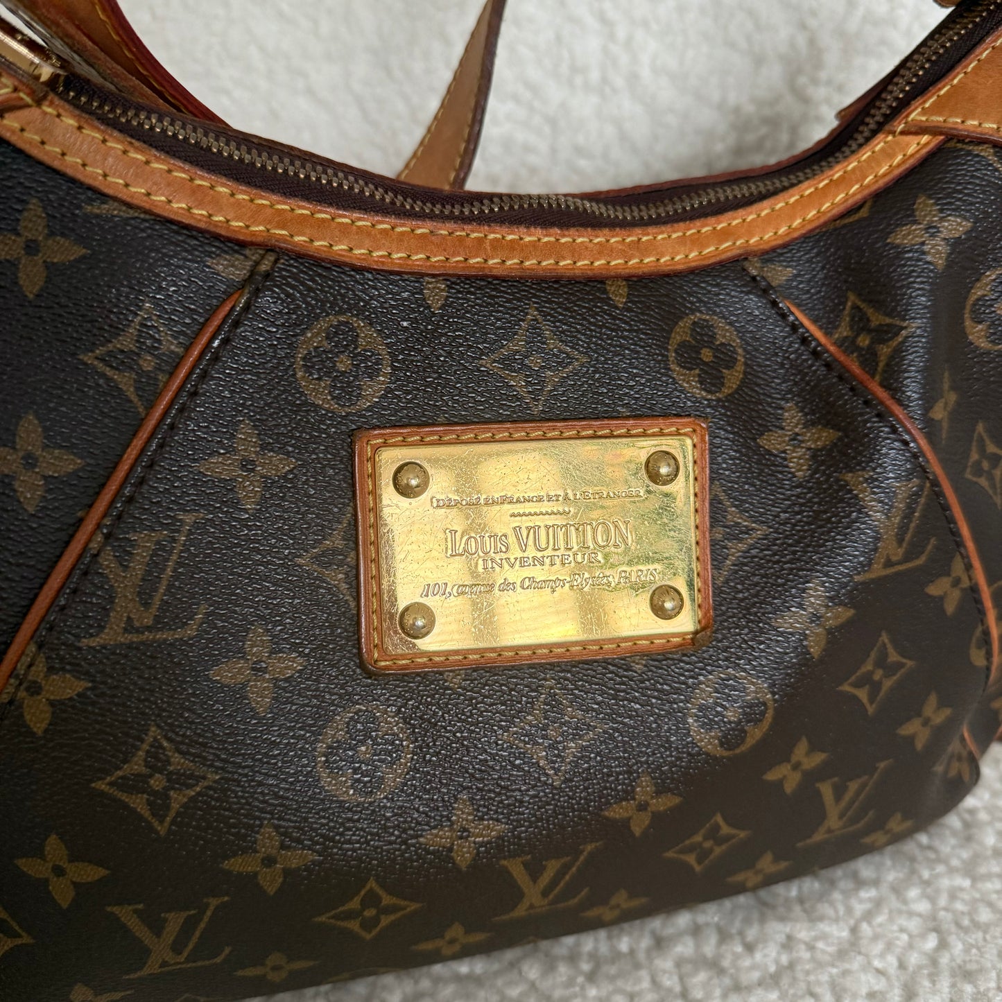 Louis Vuitton Monogram Canvas Thames GM Bag