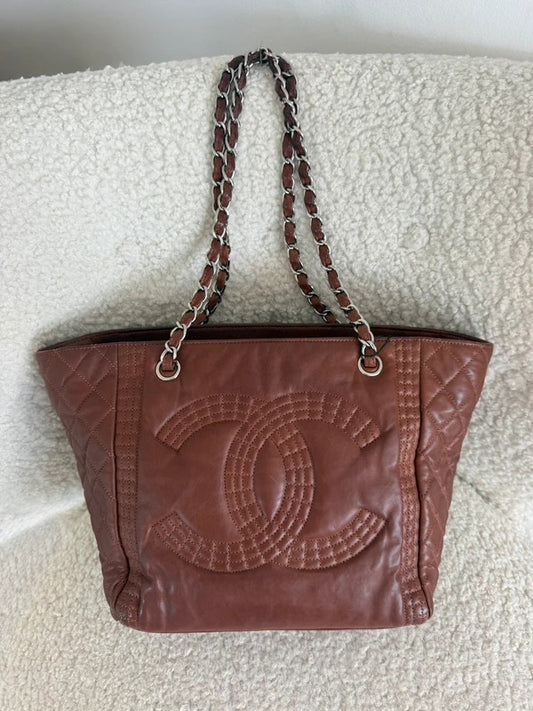 chanel paris bombay coco bengal accordion tote bag
