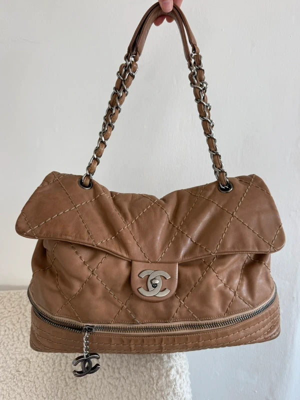chanel flap shoulder bag beige