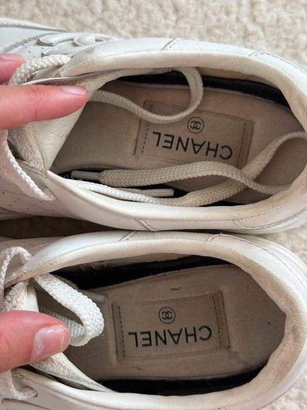 Chanel White Leather CC Low Top Trainers – Size 38