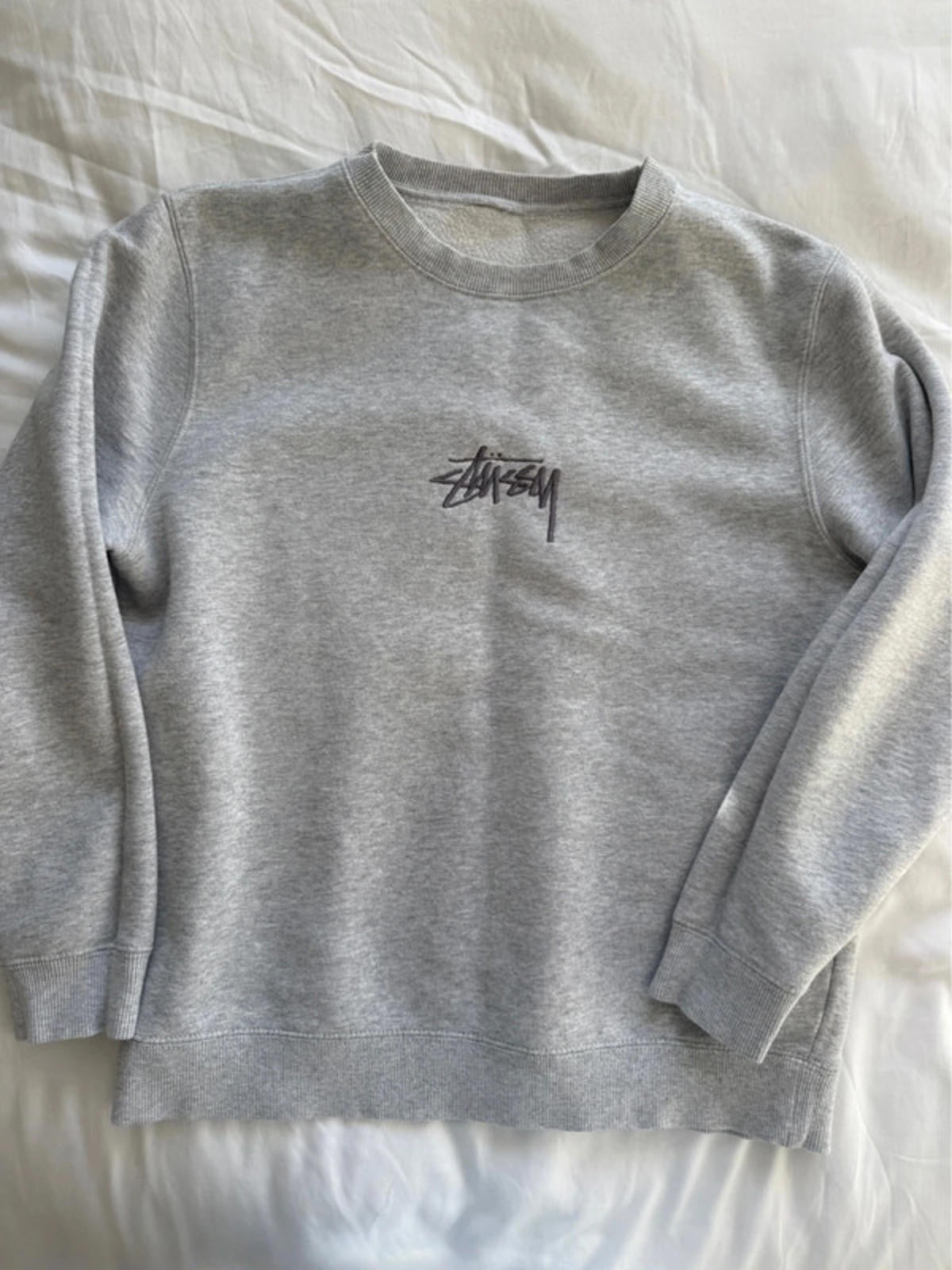 Stüssy grey crewneck sweatshirt