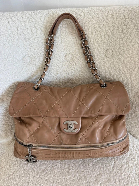 chanel flap shoulder bag beige