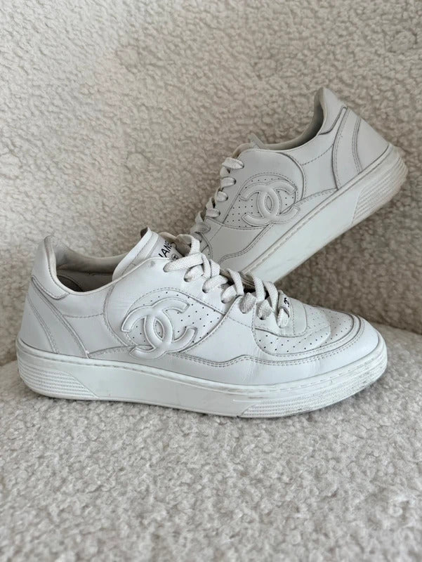 Chanel White Leather CC Low Top Trainers – Size 38