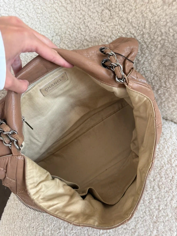 chanel flap shoulder bag beige