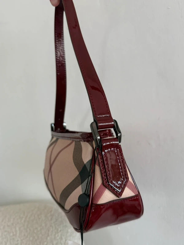 burberry nova check shoulder bag burgundy patent leather baguette