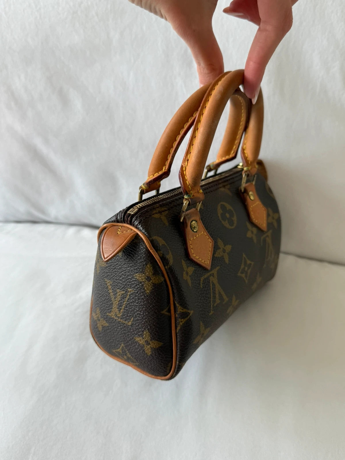Louis Vuitton mini speedy bag