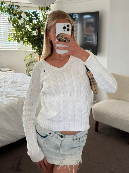 White jumper