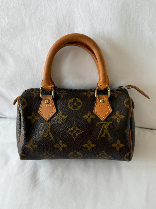 Louis Vuitton mini speedy bag